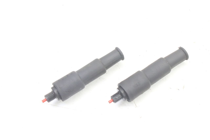 photo de INTERRUPTOR DE LUZ DE FREIO PIAGGIO XEVO - X EVO 125 (2007 - 2017) - Vista principal