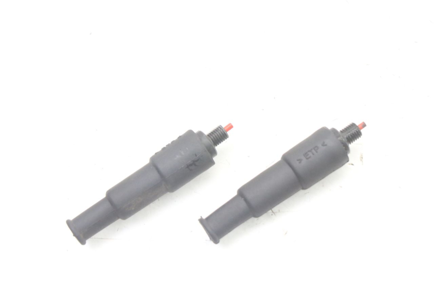 photo de INTERRUPTOR DE LUZ DE FREIO PIAGGIO XEVO - X EVO 125 (2007 - 2017) - Detalhe da peça