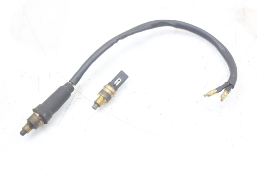 photo de INTERRUPTOR DE LUZ DE FREIO YAMAHA BW'S NG NEXT GENERATION 50 (1996 - 2003) - Vista principal