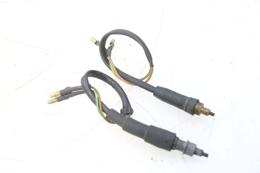 photo de INTERRUPTOR DE LUZ DE FREIO YAMAHA YP MAJESTY 125 (2007 - 2010) - Vista principal