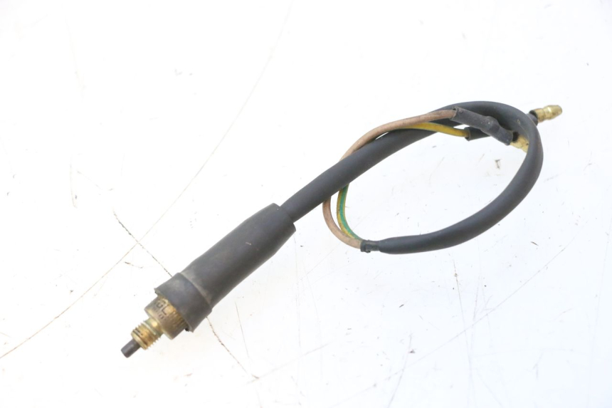 photo de INTERRUPTOR DE LUZ DE FREIO YAMAHA YP MAJESTY 125 (2007 - 2010) - Outro ângulo de visão