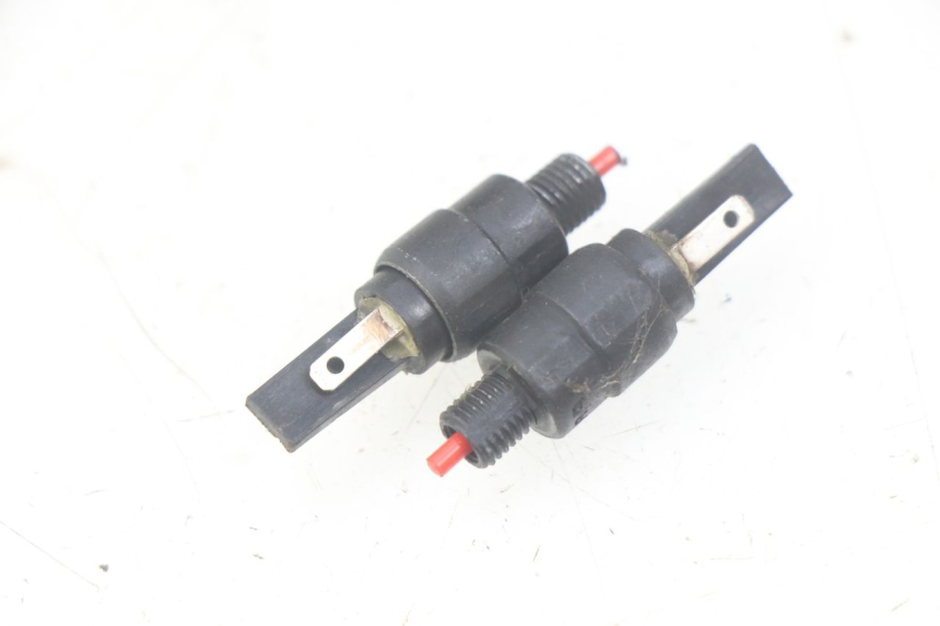 photo de INTERRUPTOR DE LUZ DE FREIO PIAGGIO ZIP 4T 50 (2018 - 2020) - Vista principal