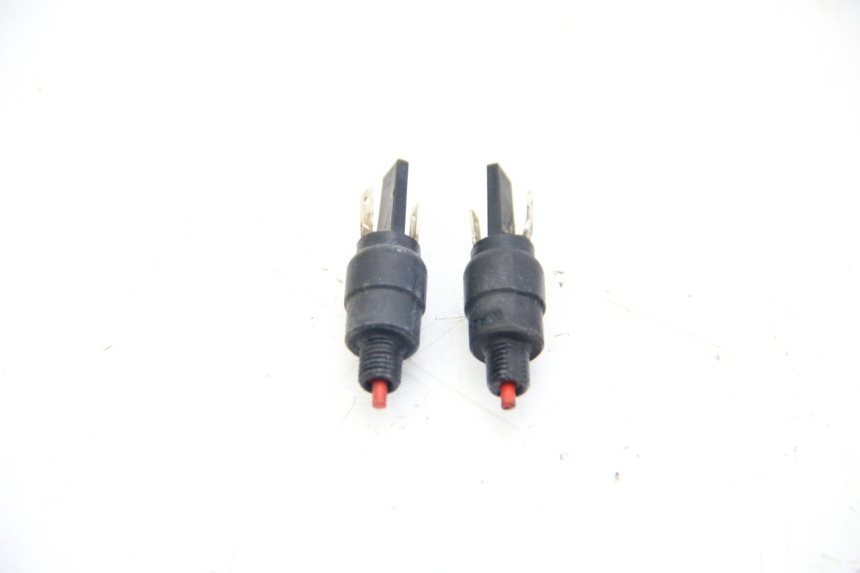 photo de INTERRUPTOR DE LUZ DE FREIO PIAGGIO ZIP 4T 50 (2018 - 2020) - Detalhe da peça