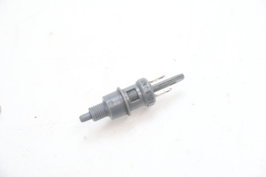 photo de INTERRUPTOR DE LUZ DE FREIO PIAGGIO ZIP 4T 50 (2006 - 2017) - Vista principal