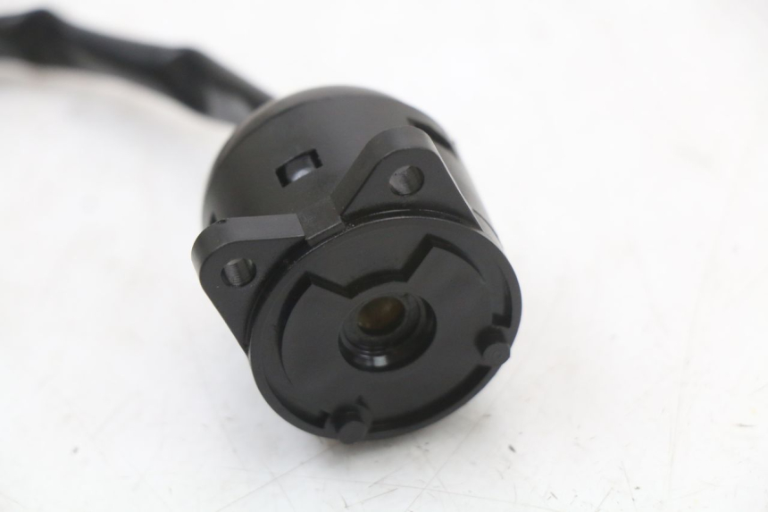 photo de INTERRUPTOR DE IGNIÇÃO E-MAX 80L 1 (2011 - 2014) - Detalhe da peça