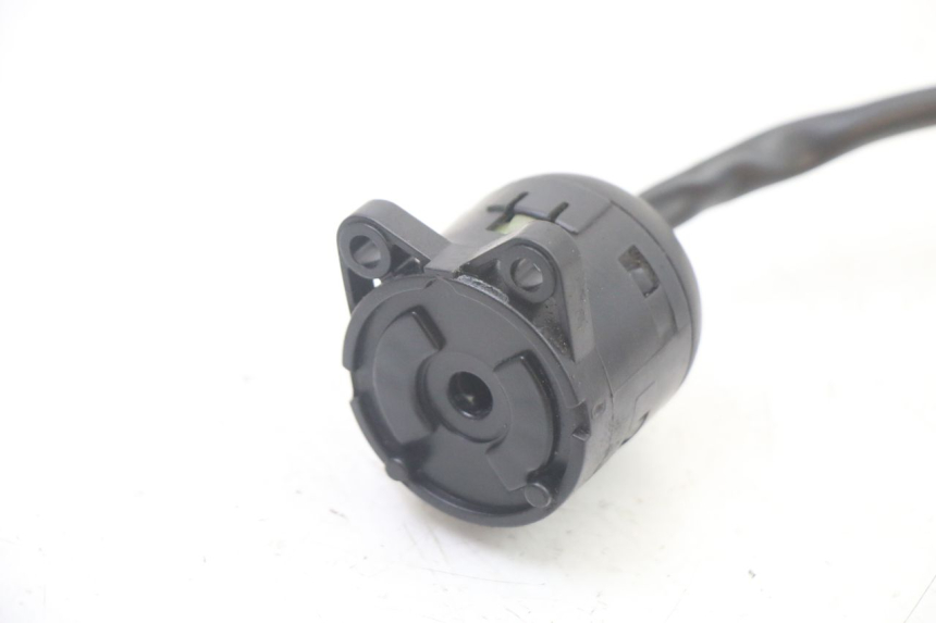 photo de INTERRUPTOR DE IGNIÇÃO APRILIA ATLANTIC 125 (2003 - 2009) - Zoom do estado de desgaste