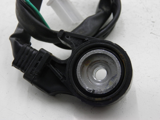 photo de CORTA-CIRCUITO DO DESCANSO LATERAL JM MOTOR JULIA 50 (2010 - 2014) - Zoom do estado de desgaste
