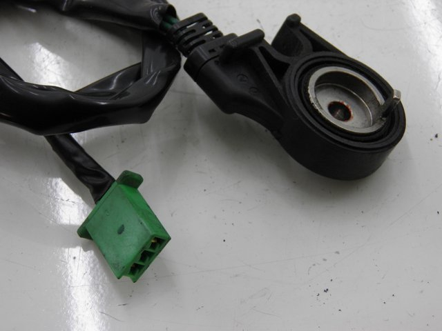 photo de CORTA-CIRCUITO DO DESCANSO LATERAL HONDA FES S-WING SWING 125 (2007 - 2015) - Detalhe da peça