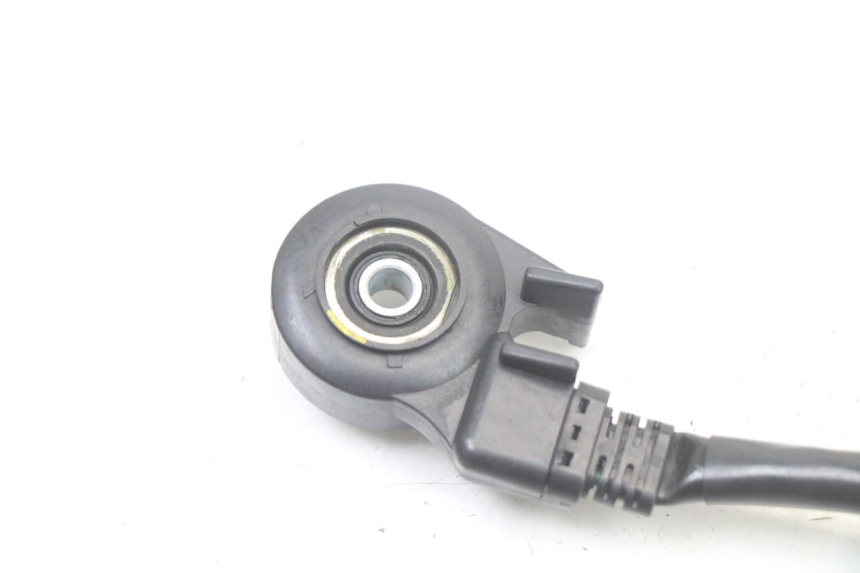 photo de CORTA-CIRCUITO DO DESCANSO LATERAL HONDA PCX (JF57/JF64) 125 (2014 - 2018) - Zoom do estado de desgaste