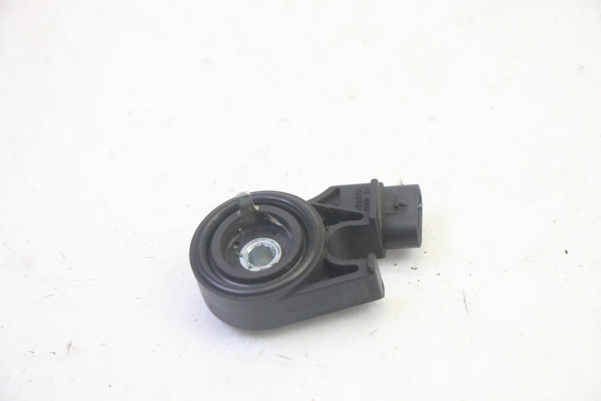 photo de CORTA-CIRCUITO DO DESCANSO LATERAL BMW R GS 1250 (2021 - 2024) - Zoom do estado de desgaste