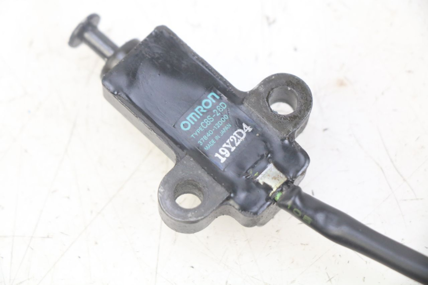photo de CORTA-CIRCUITO DO DESCANSO LATERAL SUZUKI SMX SUPERMOTARD 50 (1996 - 2001) - Detalhe da peça
