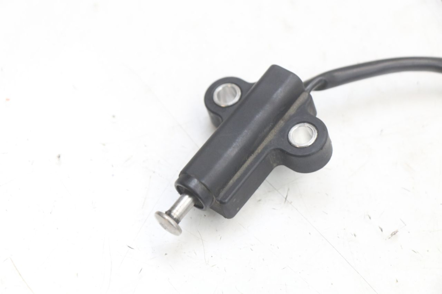 photo de CORTA-CIRCUITO DO DESCANSO LATERAL SUZUKI BURGMAN 125 (2018 - 2021) - Zoom do estado de desgaste