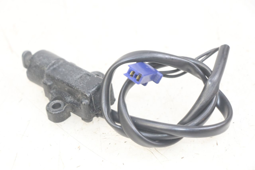 photo de CORTA-CIRCUITO DO DESCANSO LATERAL YAMAHA X-MAX XMAX 125 (2010 - 2013) - Zoom do estado de desgaste