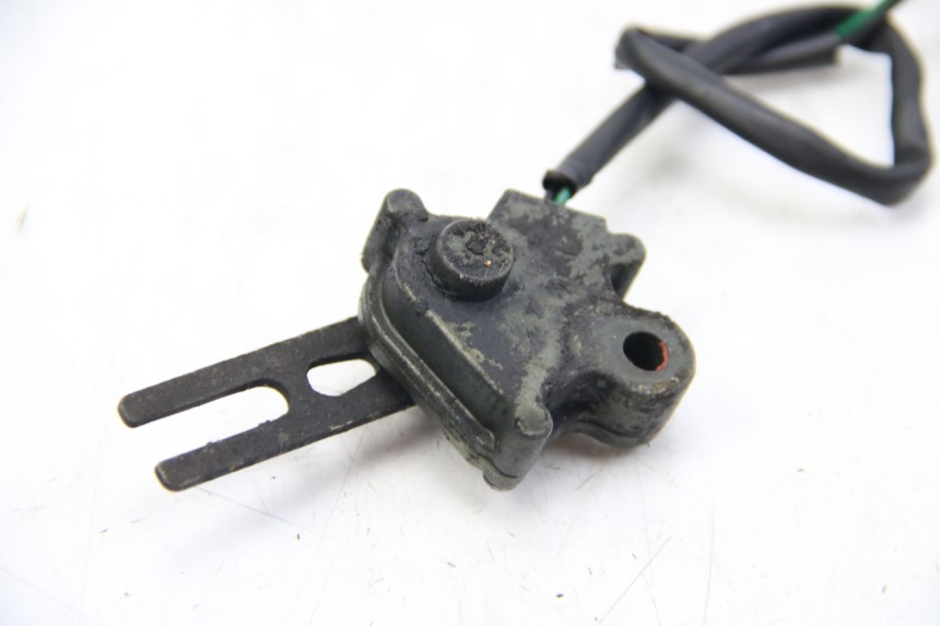 photo de CORTA-CIRCUITO DO DESCANSO LATERAL KAWASAKI ZX-6R ZX6R 600 (1995 - 1997) - Zoom do estado de desgaste