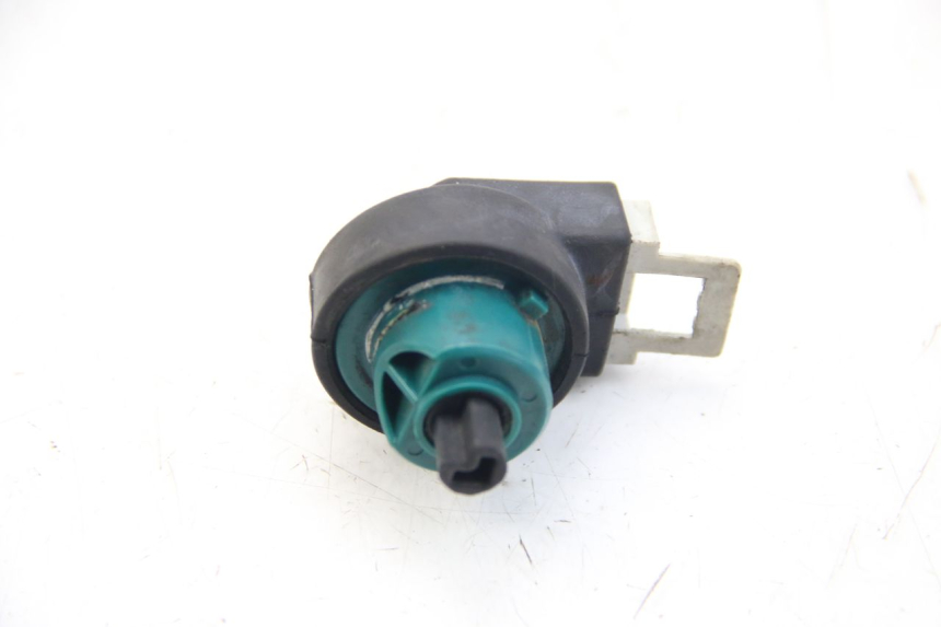 photo de INTERRUPTOR DE IGNIÇÃO PIAGGIO BEVERLY 125 (2010 - 2015) - Zoom do estado de desgaste