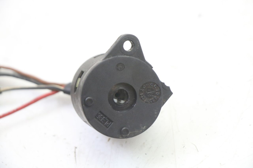 photo de INTERRUPTOR DE IGNIÇÃO MBK BOOSTER NEXT GENERATION 50 (1995 - 1998) - Detalhe da peça