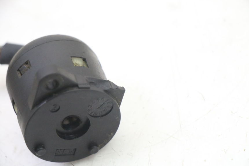 photo de INTERRUPTOR DE IGNIÇÃO MBK BOOSTER NEXT GENERATION 50 (1995 - 1998) - Zoom do estado de desgaste