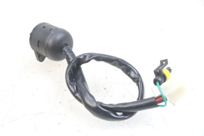 photo de INTERRUPTOR DE IGNIÇÃO GILERA DNA 50 (2000 - 2007) - Zoom do estado de desgaste