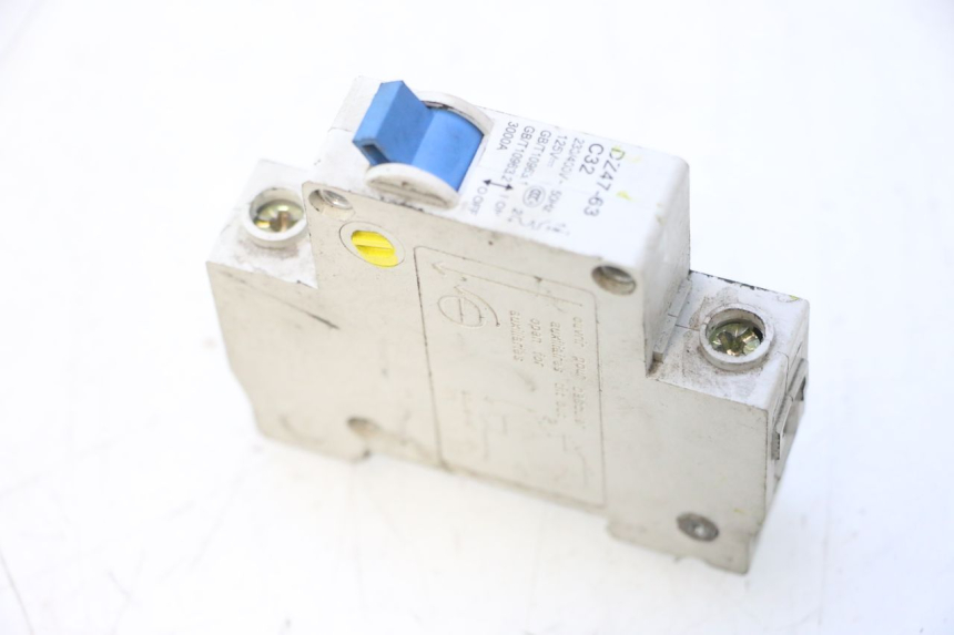 photo de INTERRUPTOR DE IGNIÇÃO WAYSCRAL E-START 1 (2018 - 2022) - Zoom do estado de desgaste