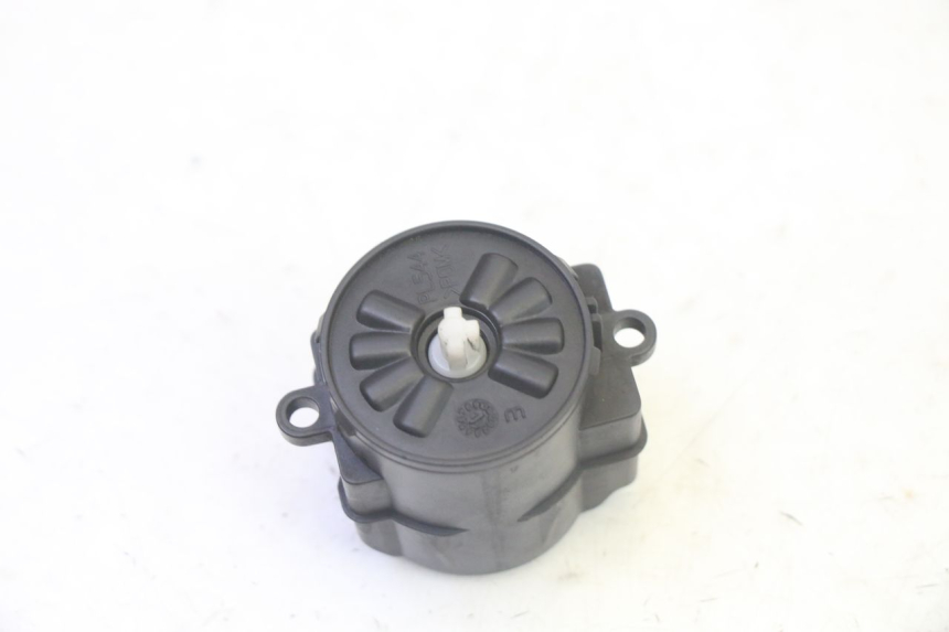 photo de INTERRUPTOR DE IGNIÇÃO HONDA FES S-WING SWING ABS 125 (2007 - 2015) - Detalhe da peça