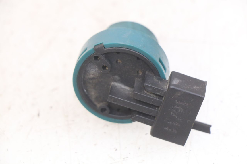 photo de INTERRUPTOR DE IGNIÇÃO PIAGGIO FLY 2T 50 (2004 - 2017) - Outro ângulo de visão