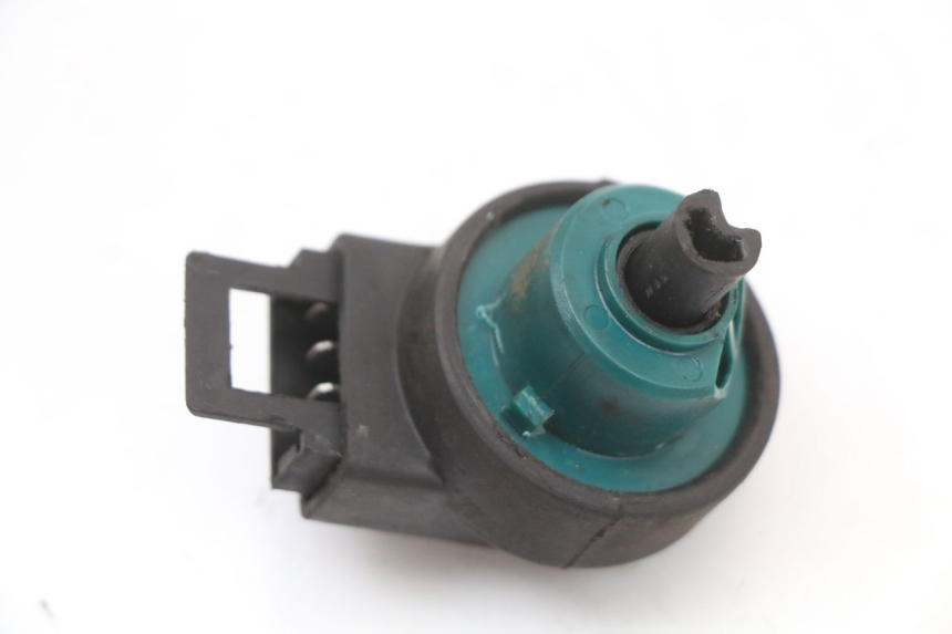 photo de INTERRUPTOR DE IGNIÇÃO PIAGGIO FLY 2T 50 (2004 - 2017) - Zoom do estado de desgaste