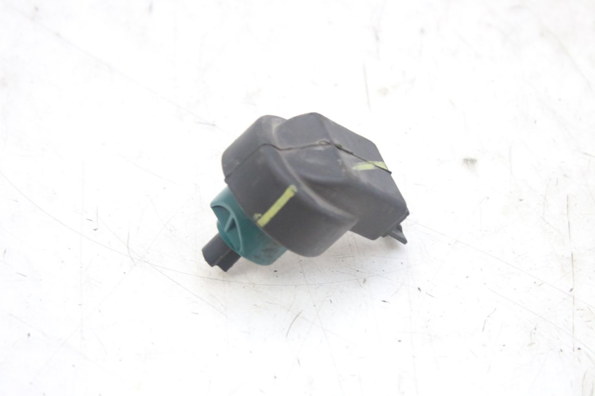 photo de INTERRUPTOR DE IGNIÇÃO PIAGGIO FLY 4T 50 (2013 - 2017) - Zoom do estado de desgaste