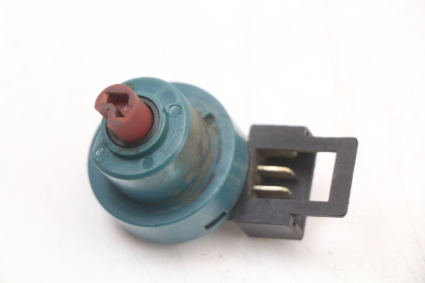 photo de INTERRUPTOR DE IGNIÇÃO PIAGGIO FLY 4T 50 (2004 - 2010) - Zoom do estado de desgaste