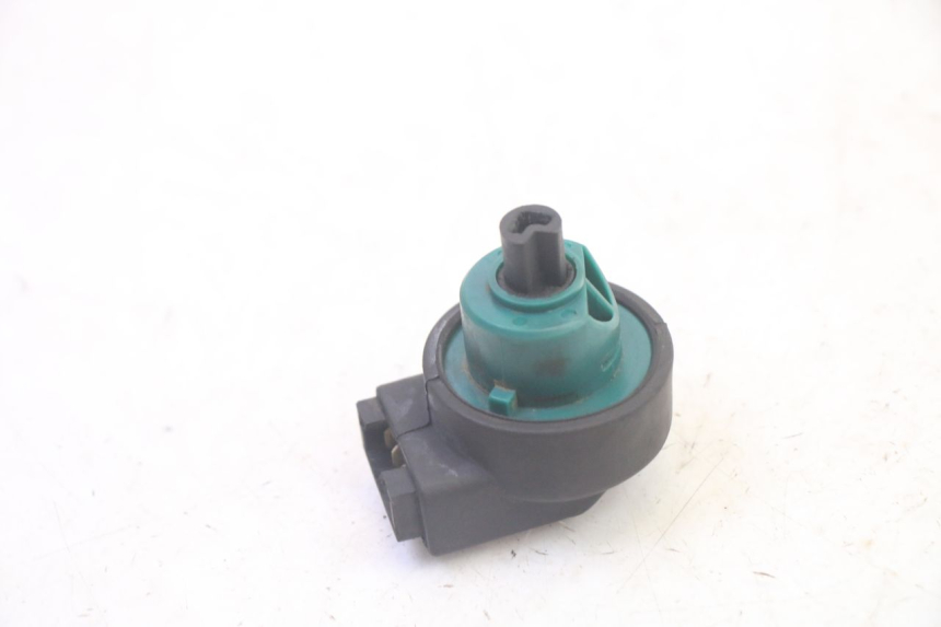 photo de INTERRUPTOR DE IGNIÇÃO PIAGGIO FLY 4T 50 (2013 - 2017) - Zoom do estado de desgaste