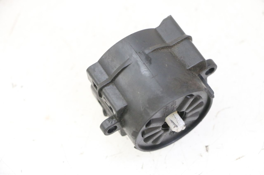 photo de INTERRUPTOR DE IGNIÇÃO GILERA NEXUS 300 (2008 - 2013) - Zoom do estado de desgaste