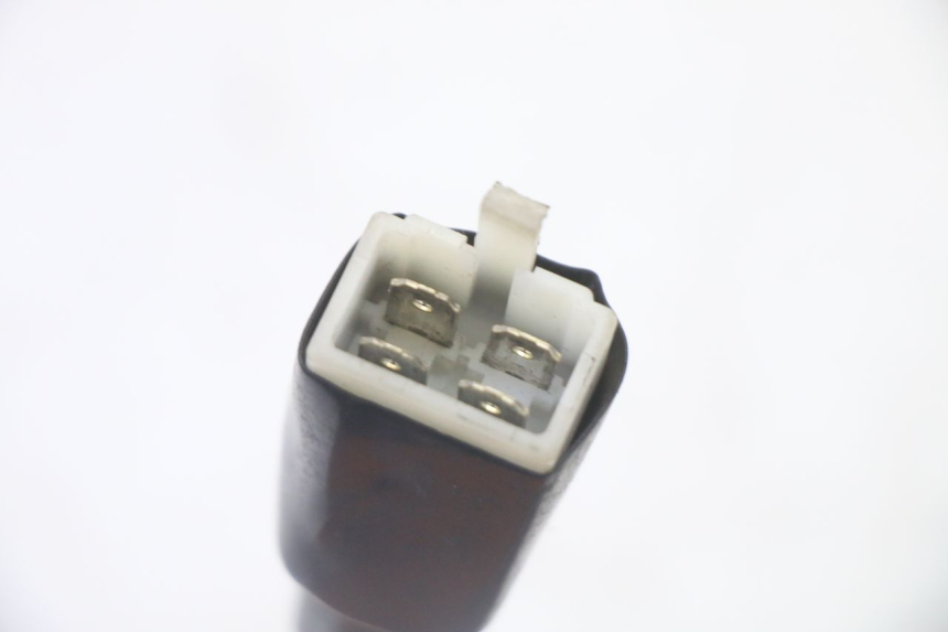 photo de INTERRUPTOR DE IGNIÇÃO PEUGEOT KISBEE 2T 50 (2010 - 2017) - Outro ângulo de visão