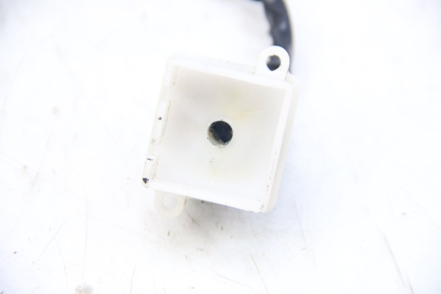 photo de INTERRUPTOR DE IGNIÇÃO PEUGEOT KISBEE 4T 50 (2018 - 2022) - Zoom do estado de desgaste