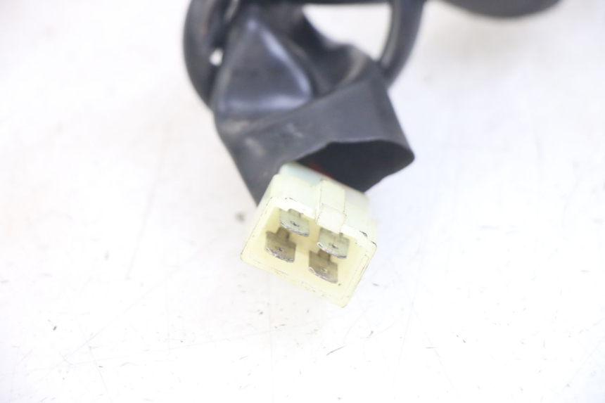 photo de INTERRUPTOR DE IGNIÇÃO PEUGEOT KISBEE 4T 50 (2010 - 2017) - Zoom do estado de desgaste