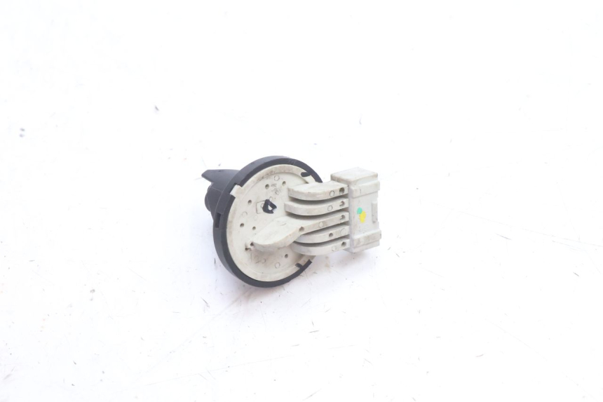 photo de INTERRUPTOR DE IGNIÇÃO PIAGGIO LIBERTY IGET 4T 50 (2021 - 2025) - Outro ângulo de visão