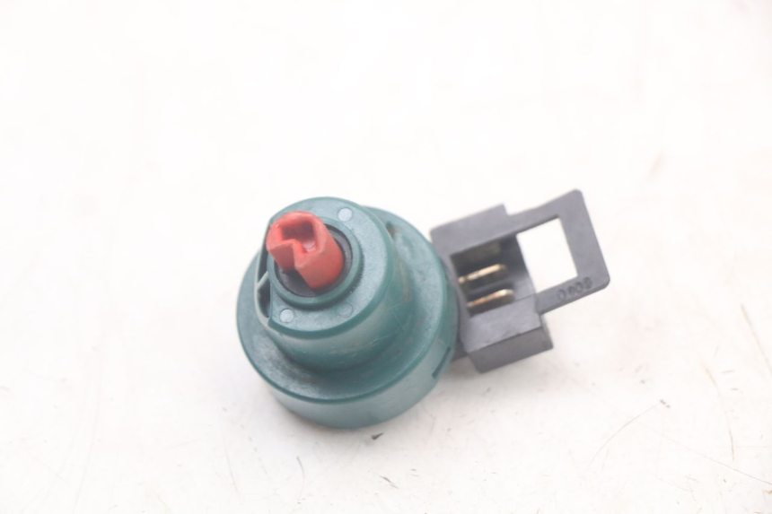 photo de INTERRUPTOR DE IGNIÇÃO PIAGGIO LIBERTY 125 (2009 - 2013) - Zoom do estado de desgaste