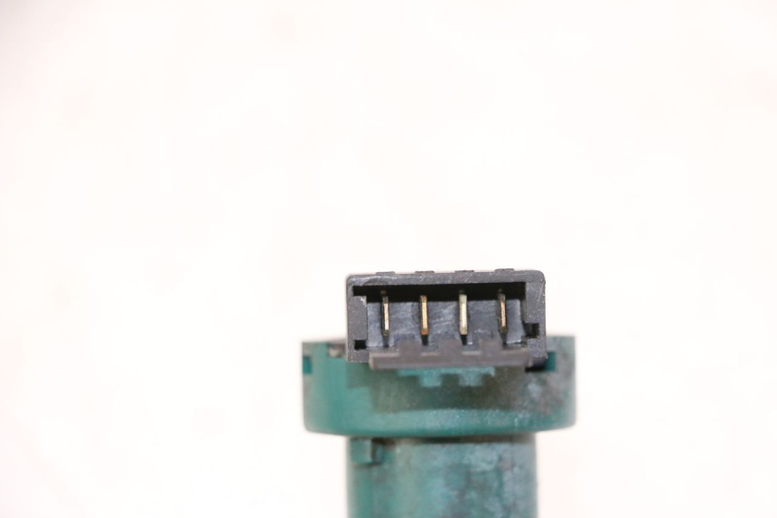 photo de INTERRUPTOR DE IGNIÇÃO PIAGGIO LXV 4T 50 (2009 - 2013) - Detalhe da peça