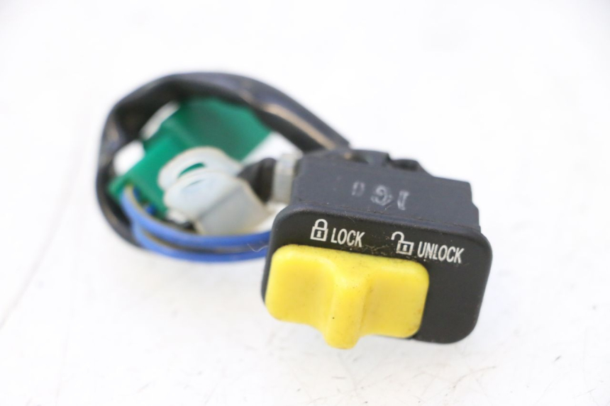 photo de INTERRUPTOR DE IGNIÇÃO SYM MIO 50 (2005 - 2010) - Vista principal