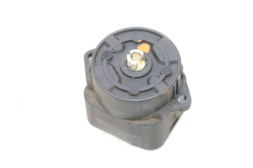 photo de INTERRUPTOR DE IGNIÇÃO PIAGGIO MP3 RL 250 (2006 - 2010) - Outro ângulo de visão