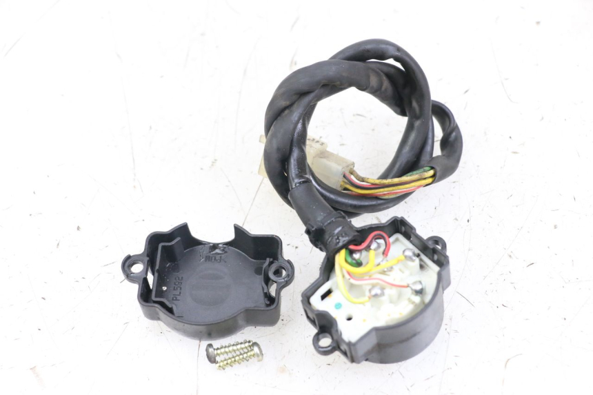 photo de INTERRUPTOR DE IGNIÇÃO MOTO GUZZI NORGE 8V GT 1200 (2011 - 2016) - Detalhe da peça