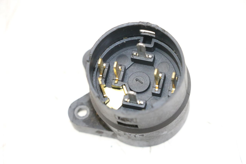 photo de INTERRUPTOR DE IGNIÇÃO PEUGEOT SATELIS COMPRESSOR K15 125 (2006 - 2009) - Detalhe da peça