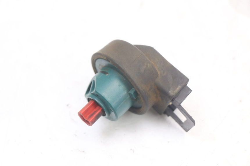 photo de INTERRUPTOR DE IGNIÇÃO PIAGGIO BEVERLY 125 (1998 - 2005) - Zoom do estado de desgaste