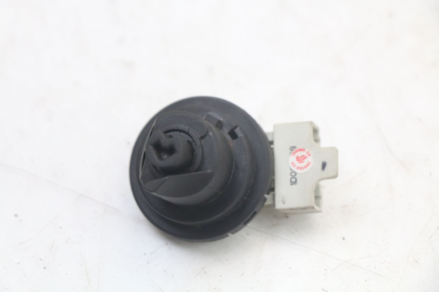 photo de INTERRUPTOR DE IGNIÇÃO PIAGGIO LIBERTY IGET 4T 50 (2021 - 2025) - Zoom do estado de desgaste