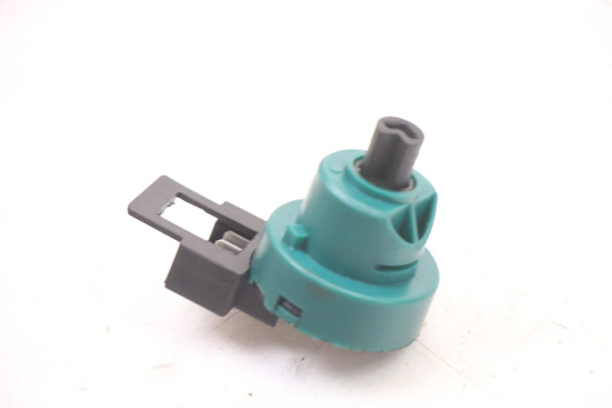 photo de INTERRUPTOR DE IGNIÇÃO PIAGGIO NRG POWER PUREJET 50 (2018 - 2021) - Zoom do estado de desgaste