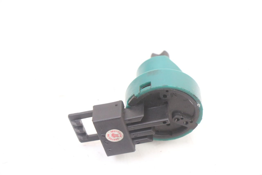 photo de INTERRUPTOR DE IGNIÇÃO PIAGGIO NRG POWER PUREJET 50 (2018 - 2021) - Outro ângulo de visão