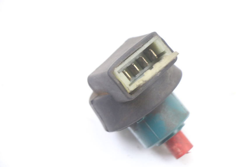 photo de INTERRUPTOR DE IGNIÇÃO PIAGGIO VESPA GRANTURISMO 125 (2003 - 2007) - Zoom do estado de desgaste
