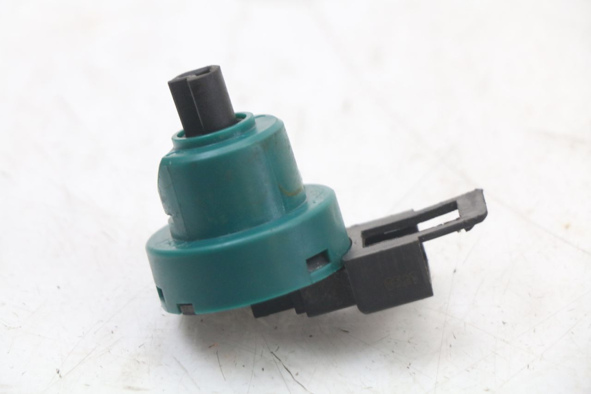 photo de INTERRUPTOR DE IGNIÇÃO PIAGGIO VESPA LX 2T 50 (2005 - 2013) - Detalhe da peça