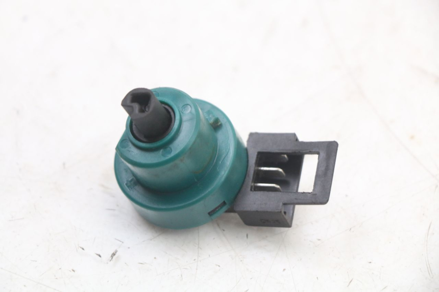 photo de INTERRUPTOR DE IGNIÇÃO PIAGGIO VESPA LX 2T 50 (2005 - 2013) - Zoom do estado de desgaste
