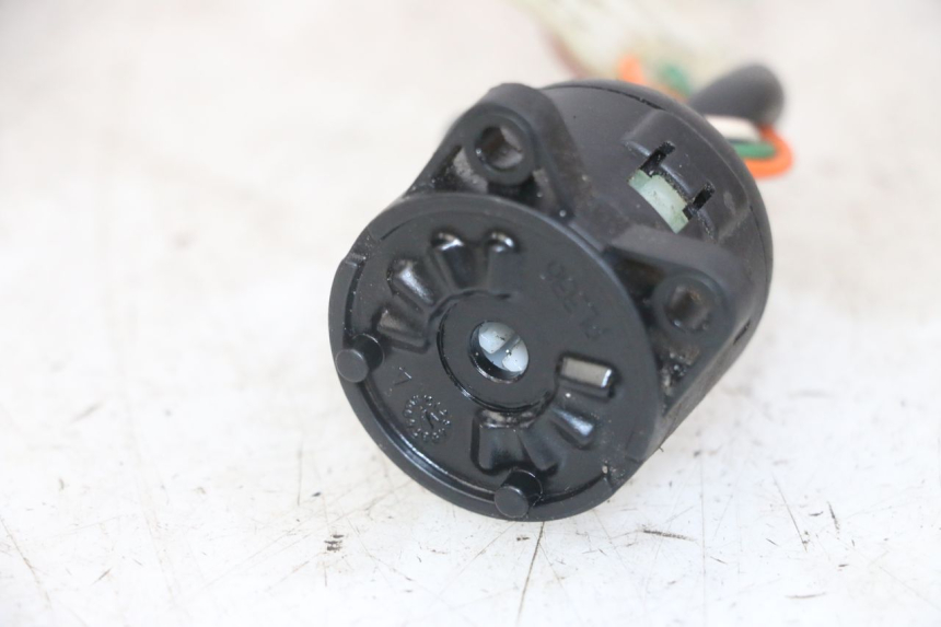 photo de INTERRUPTOR DE IGNIÇÃO APRILIA RALLY AC 50 (1995 - 2004) - Detalhe da peça