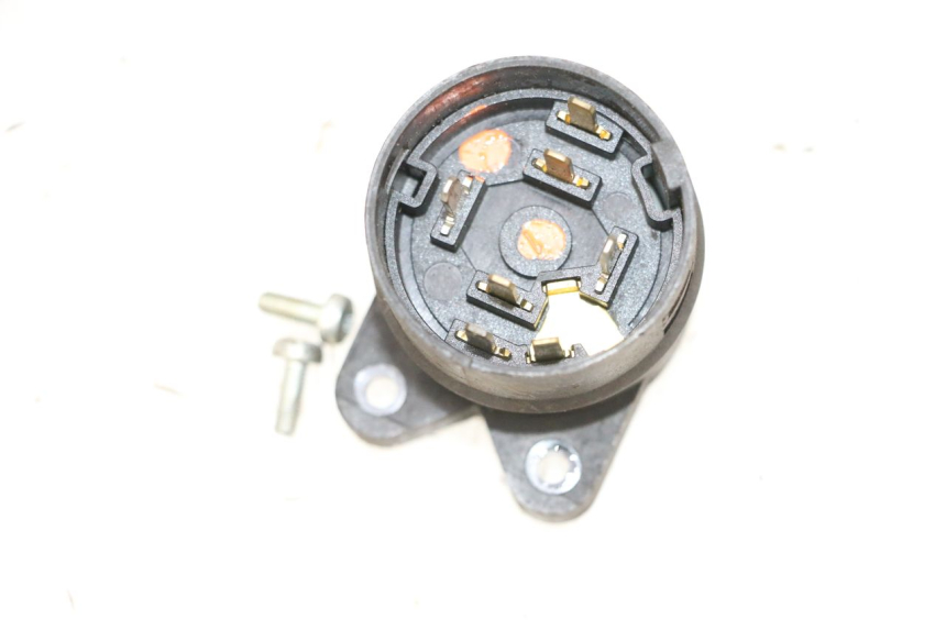 photo de INTERRUPTOR DE IGNIÇÃO PEUGEOT SATELIS COMPRESSOR K15 125 (2006 - 2009) - Detalhe da peça