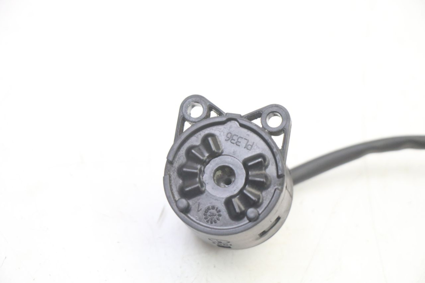 photo de INTERRUPTOR DE IGNIÇÃO APRILIA SCARABEO GT TOURING 125 (1999 - 2005) - Detalhe da peça